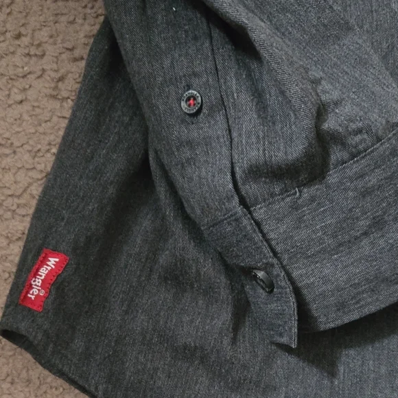 Wrangler Size L Supreme Gray Button-Up Shirt - Picture 5 of 5